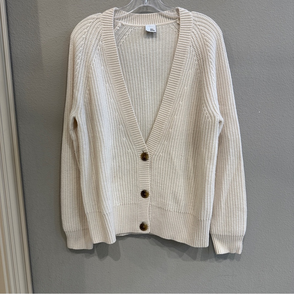 Iris and Ink | L | 3 button Cream Women's boyfriend cardigan vneck long cardi